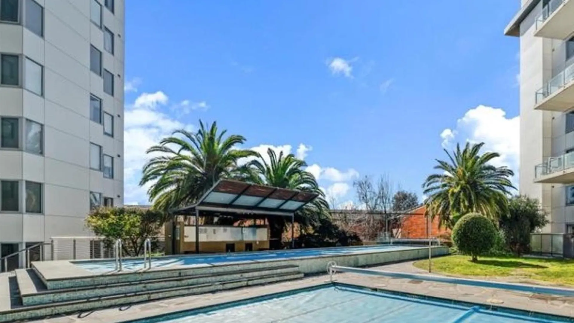 Convenient 2-Bed With Pool By Parks & Amenities Apartment Canberra Australia